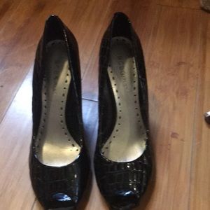 Black and silver wedges